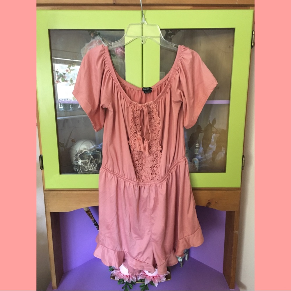 🌻off-the-shoulder romper🌻